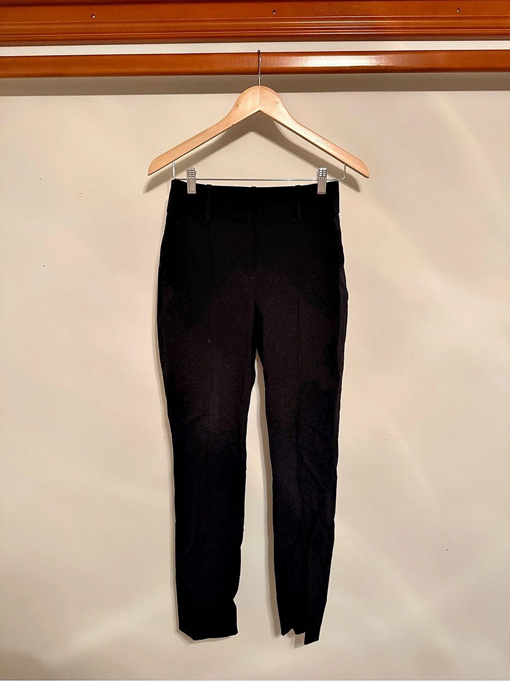 Veronica Beard Lago High-Rise Stretch-Wool Slim Ankle Pants in black - Size 4